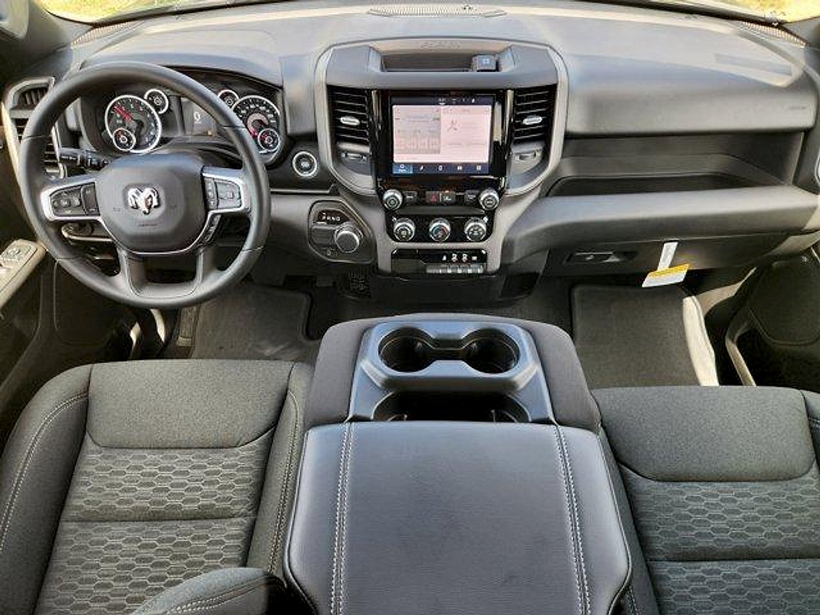 2027 RAM Ram 1500 RAM 1500 EXPRESS CREW CAB 4X2 5'7' BOX