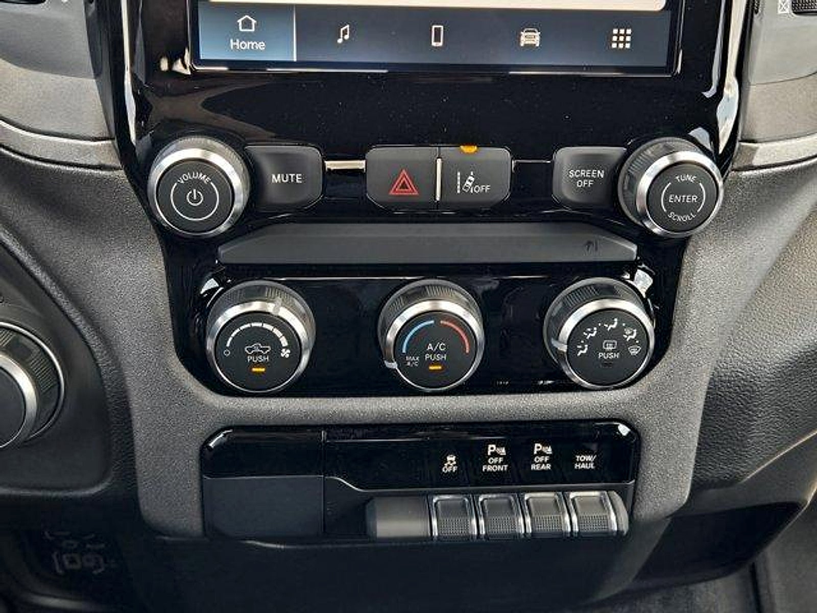 2026 RAM Ram 1500 RAM 1500 EXPRESS CREW CAB 4X2 5'7' BOX