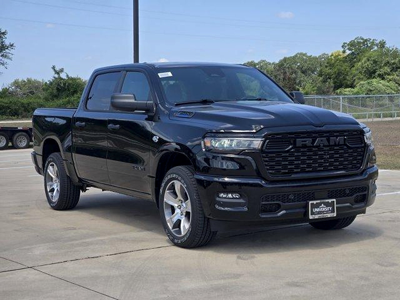 2026 RAM 1500 RAM 1500 EXPRESS CREW CAB 4X2 5'7' BOX
