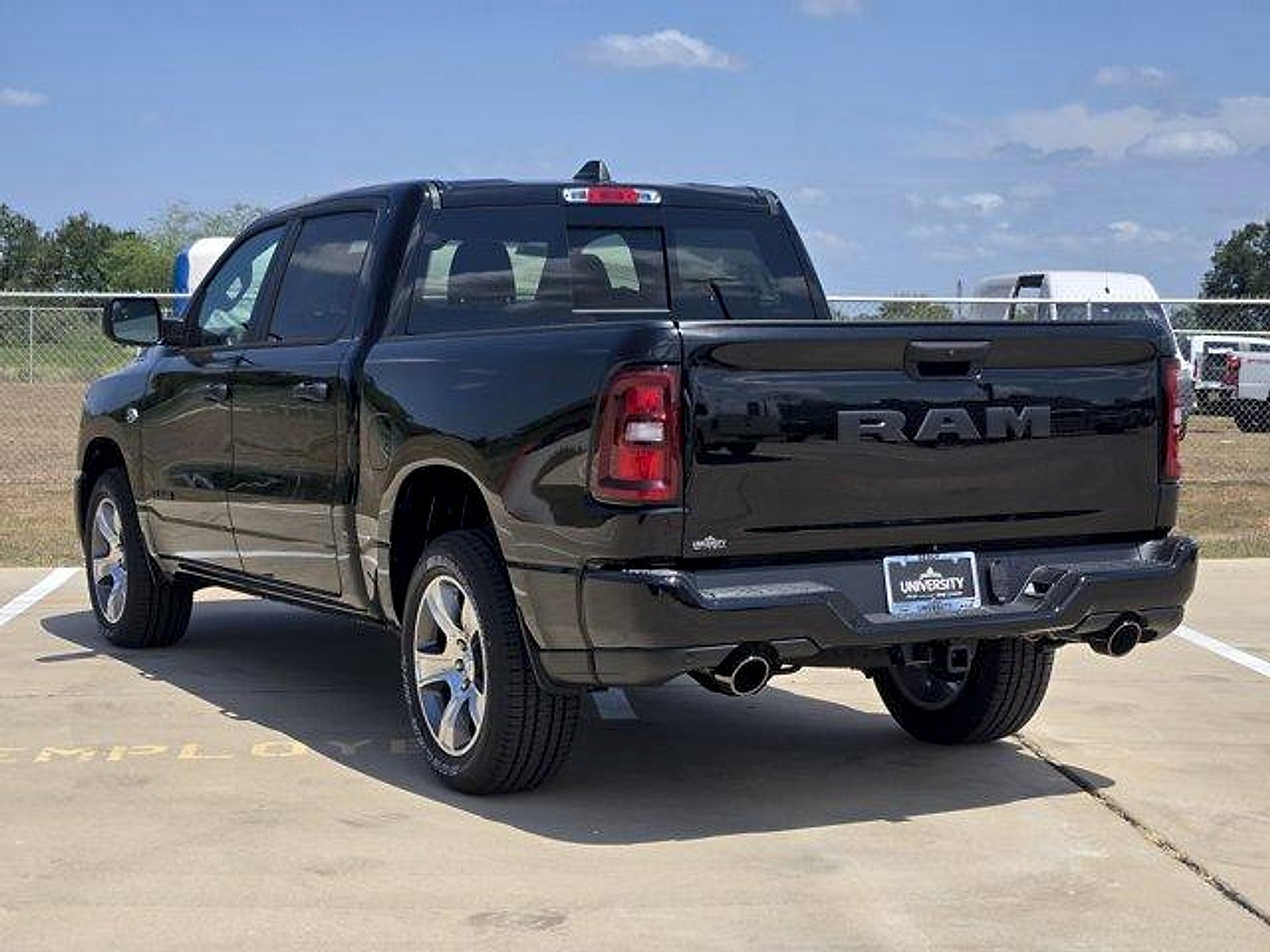 2026 RAM 1500 RAM 1500 EXPRESS CREW CAB 4X2 5'7' BOX
