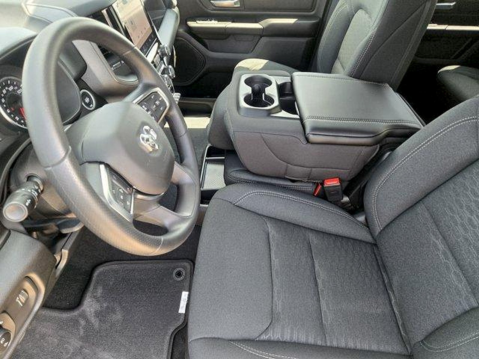 2026 RAM 1500 RAM 1500 EXPRESS CREW CAB 4X2 5'7' BOX