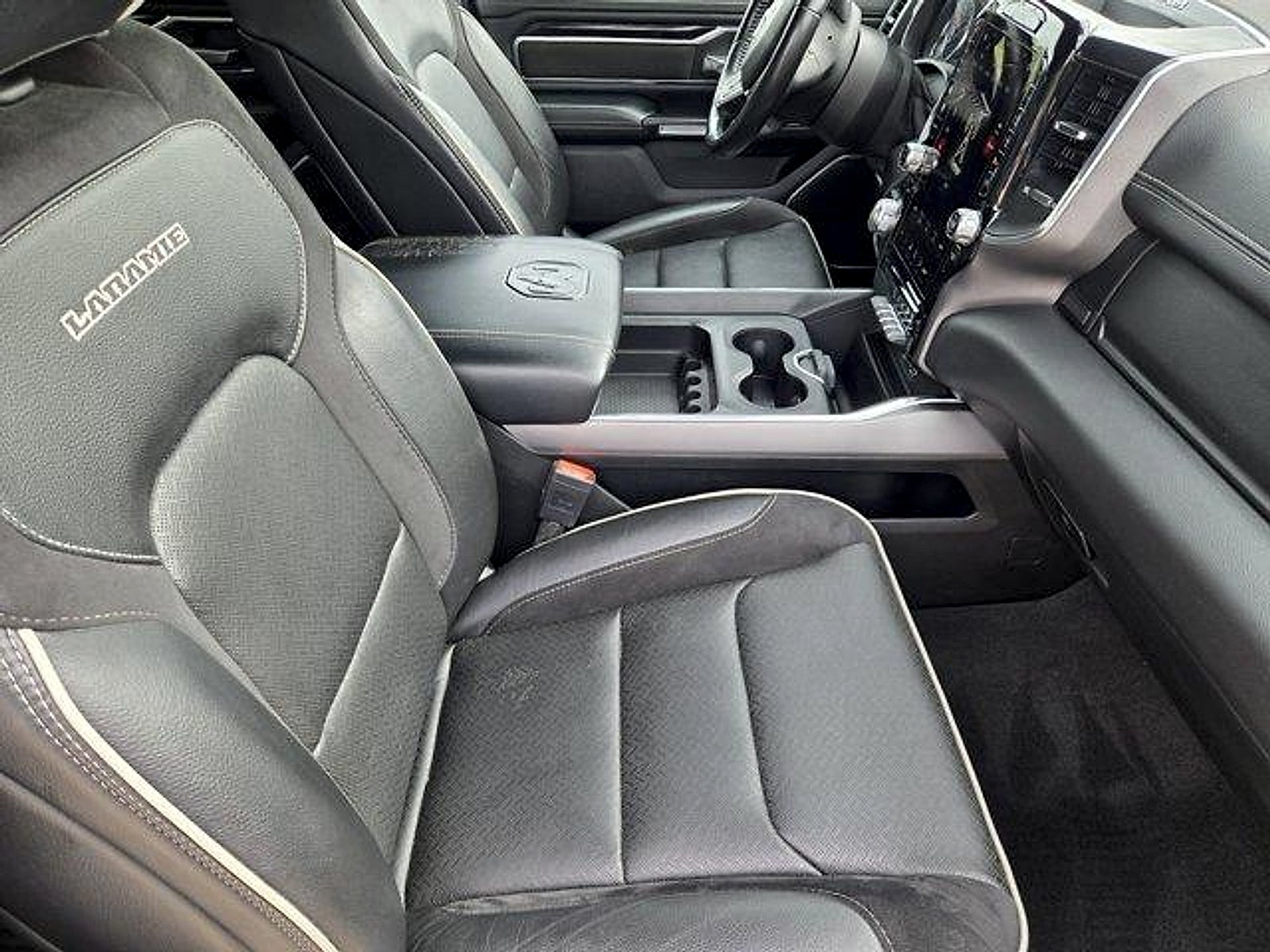 2021 RAM 1500 Laramie Crew Cab 4x2 5'7' Box