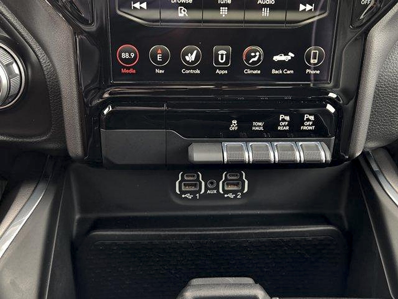 2021 RAM 1500 Laramie Crew Cab 4x2 5'7' Box