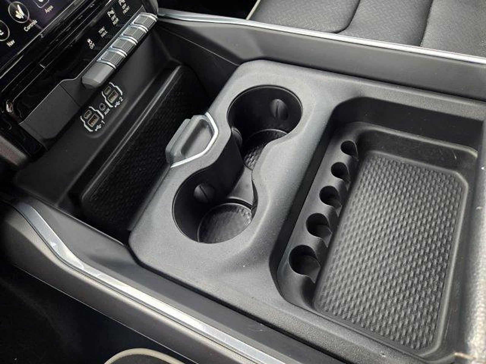 2021 RAM 1500 Laramie Crew Cab 4x2 5'7' Box