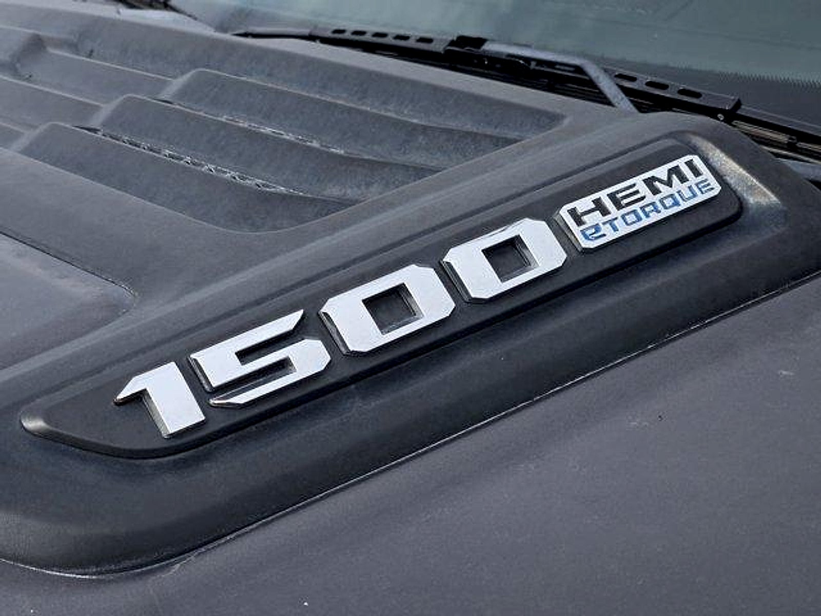 2021 RAM 1500 Laramie Crew Cab 4x2 5'7' Box
