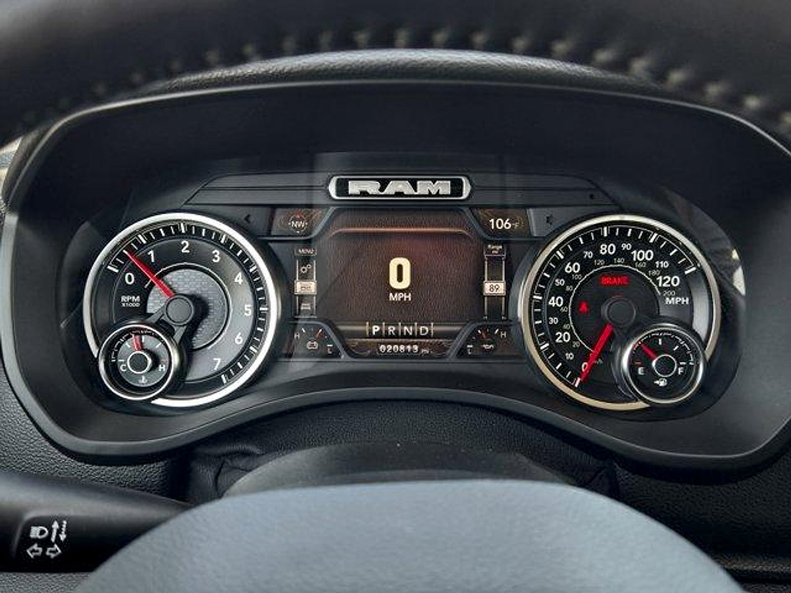 2022 RAM 1500 Laramie Crew Cab 4x2 5'7' Box