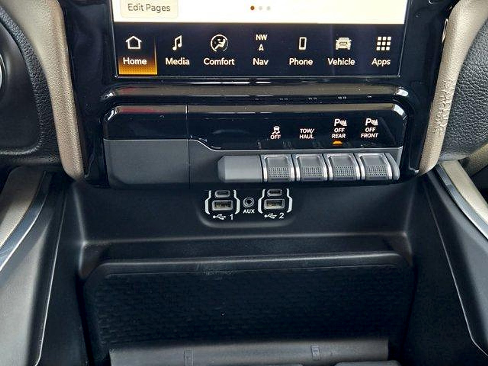 2022 RAM 1500 Laramie Crew Cab 4x2 5'7' Box