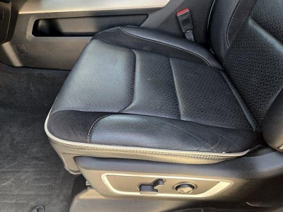 2022 RAM 1500 Laramie Crew Cab 4x2 5'7' Box