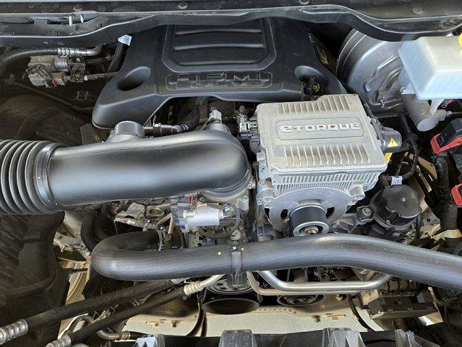 2022 RAM 1500 Laramie Crew Cab 4x2 5'7' Box