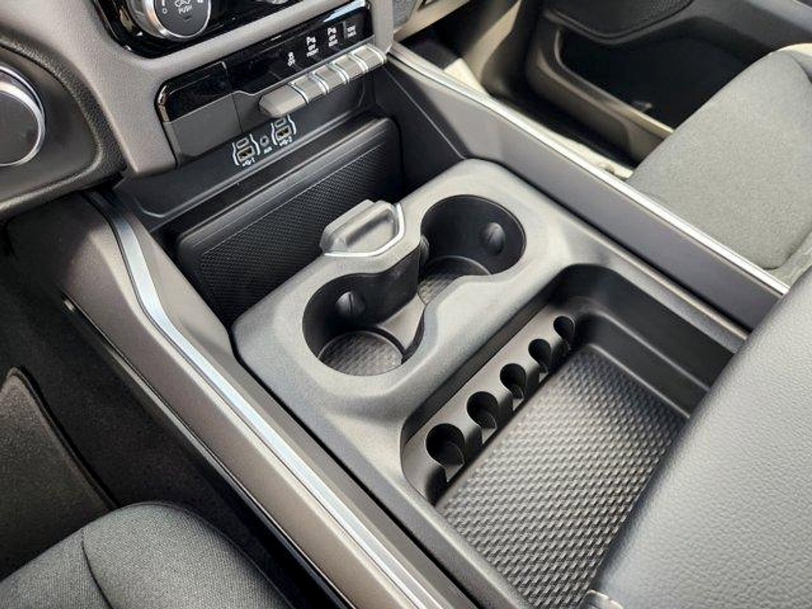 2026 RAM Ram 1500 RAM 1500 EXPRESS CREW CAB 4X4 5'7' BOX