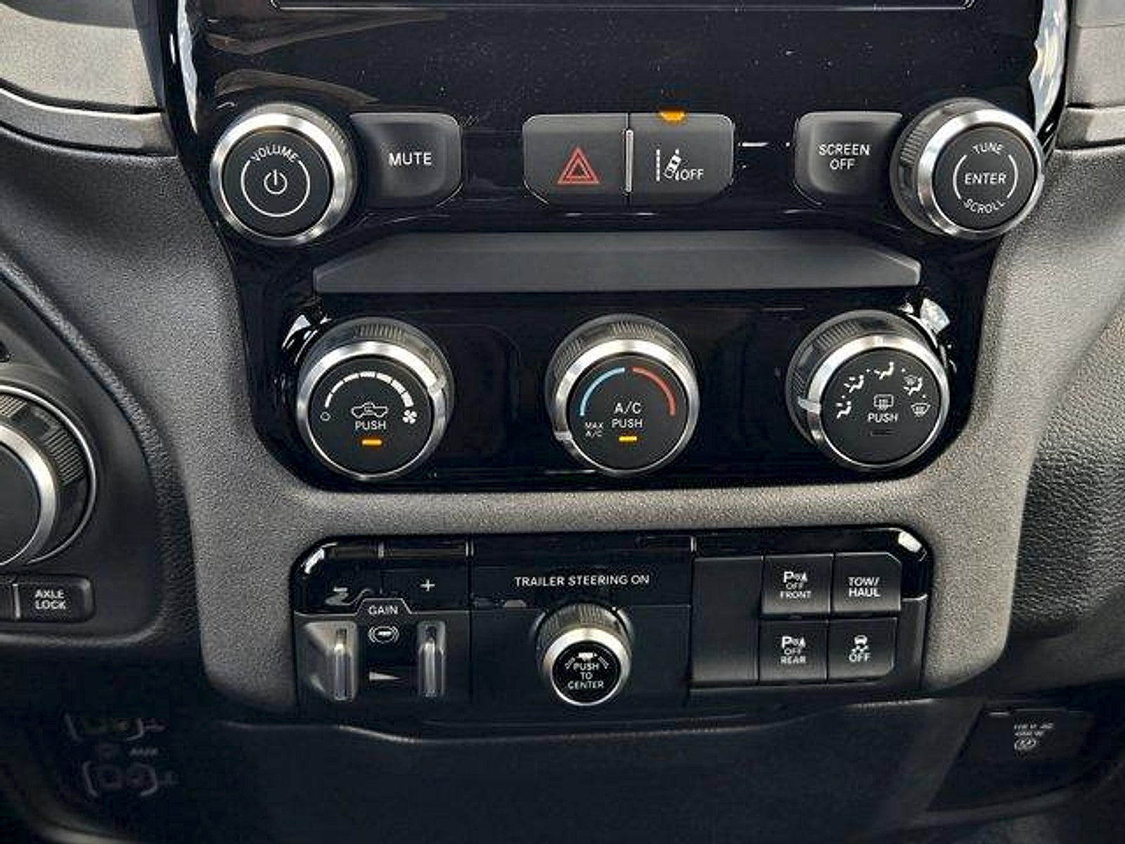 2026 RAM 1500 RAM 1500 WARLOCK CREW CAB 4X4 5'7' BOX