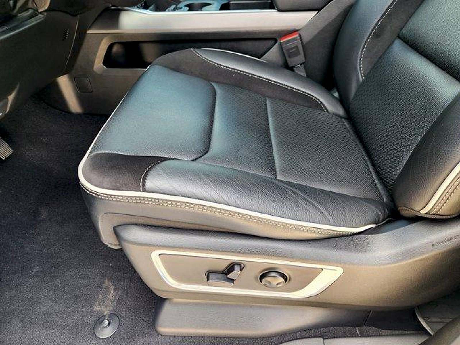 2025 RAM 1500 Laramie Crew Cab 4x4 5'7' Box
