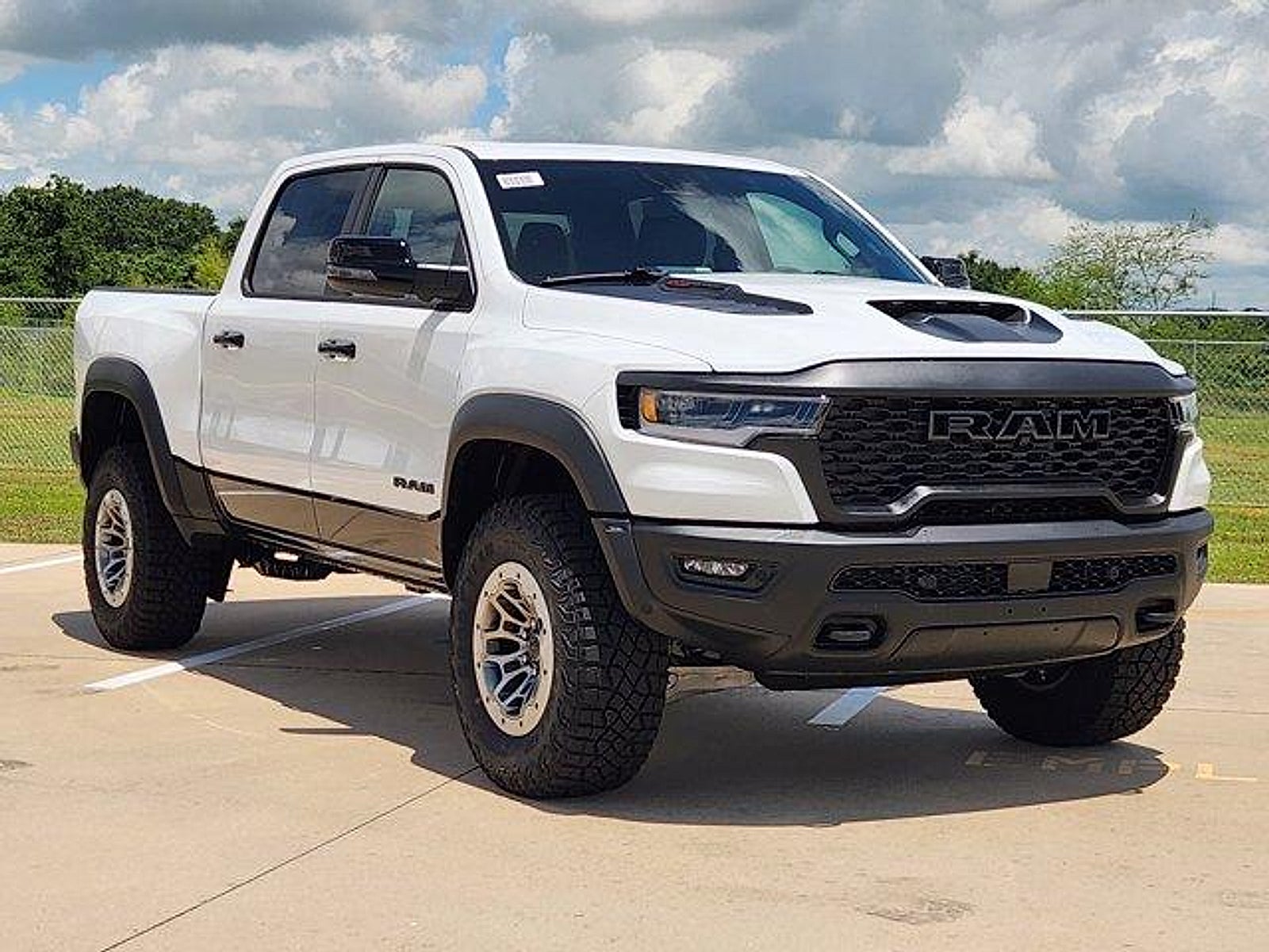 2026 RAM Ram 1500 RAM 1500 RHO CREW CAB 4X4 5'7' BOX