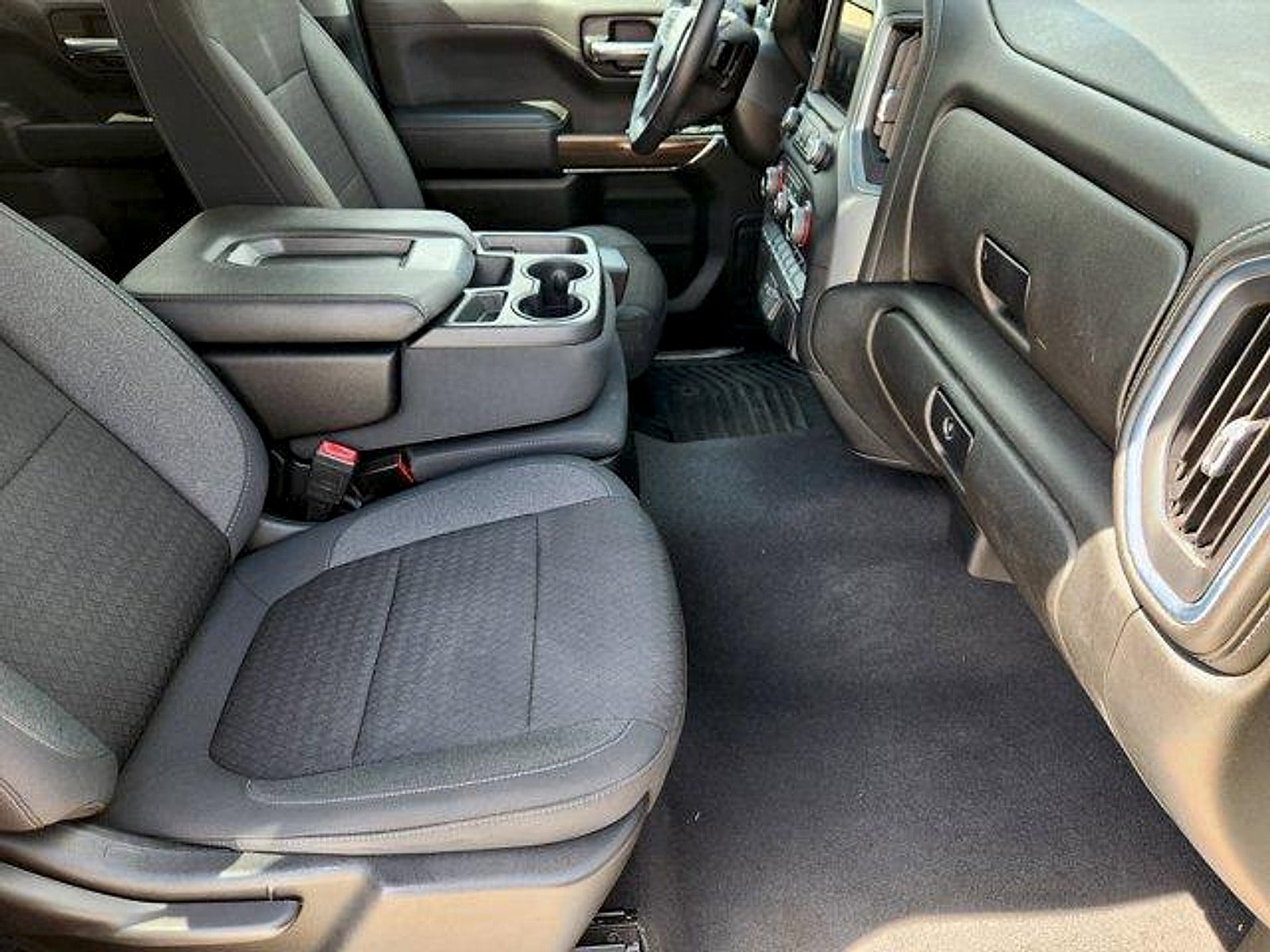 2022 Chevrolet Silverado 1500 LTD 4WD Crew Cab Short Bed LT