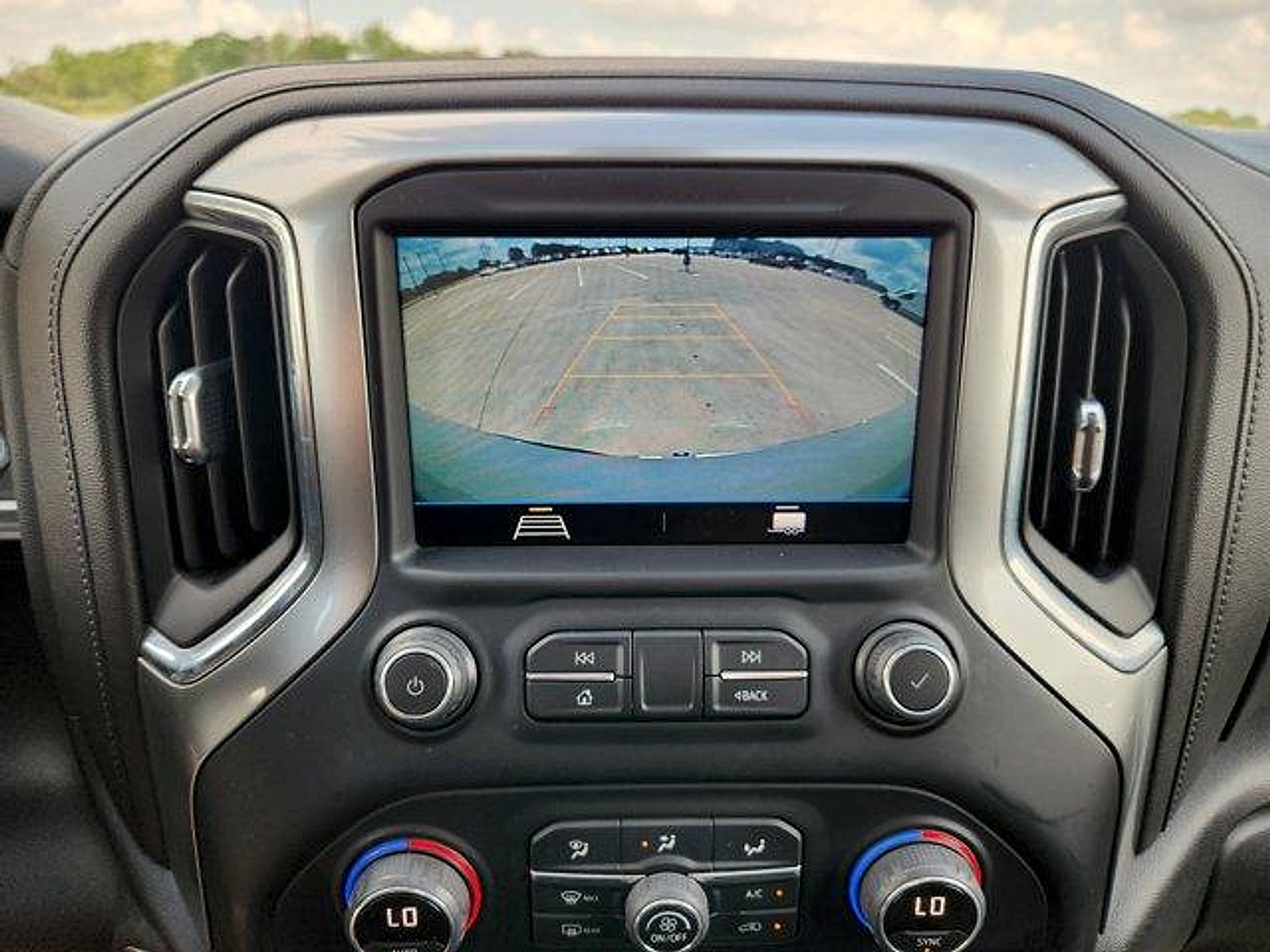 2022 Chevrolet Silverado 1500 LTD 4WD Crew Cab Short Bed LT
