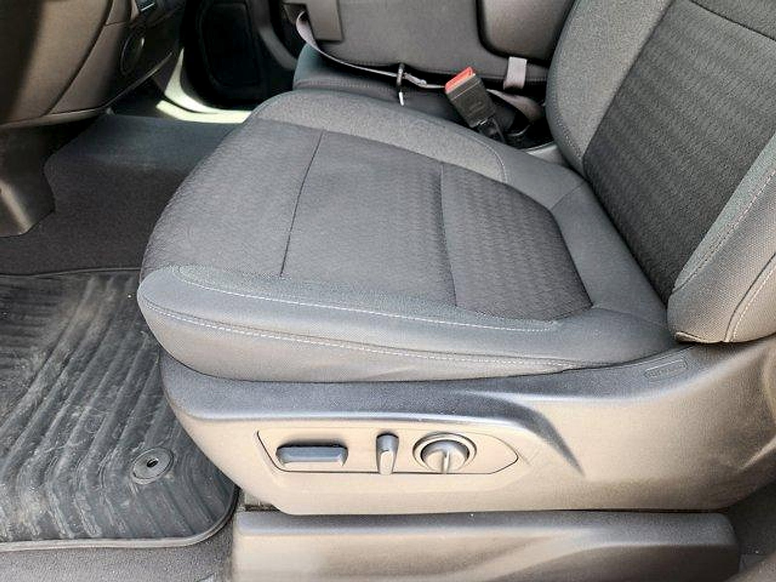 2022 Chevrolet Silverado 1500 LTD 4WD Crew Cab Short Bed LT