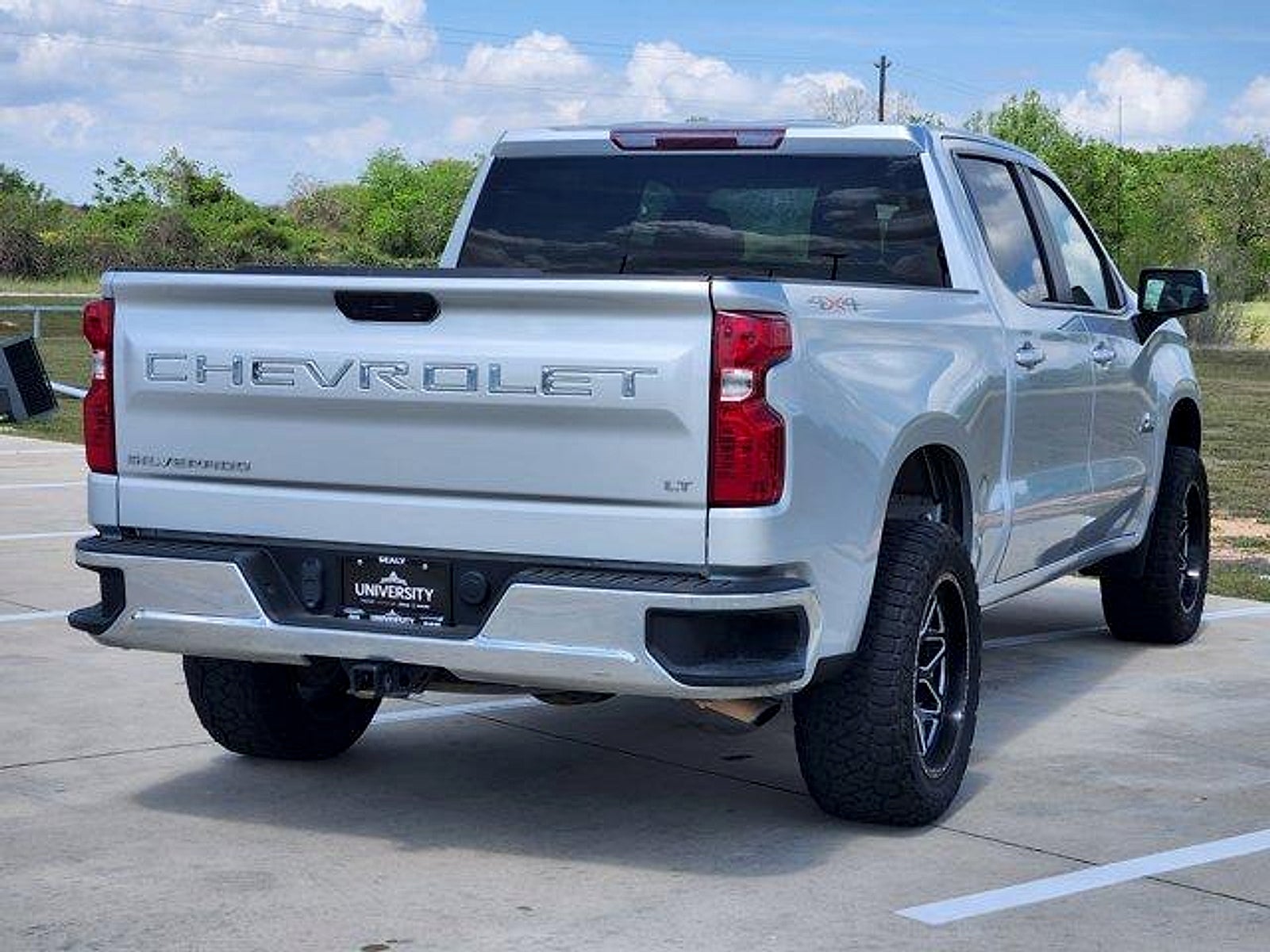 2022 Chevrolet Silverado 1500 LTD 4WD Crew Cab Short Bed LT