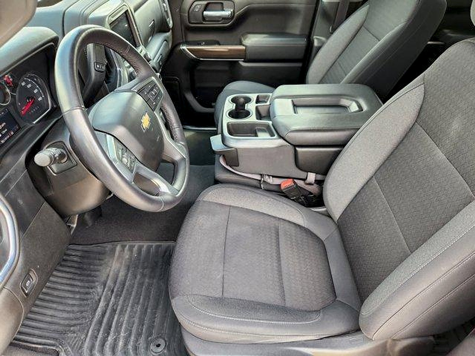2022 Chevrolet Silverado 1500 LTD 4WD Crew Cab Short Bed LT