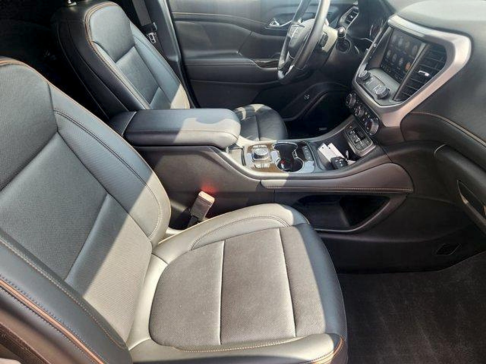 2023 GMC Acadia AWD AT4