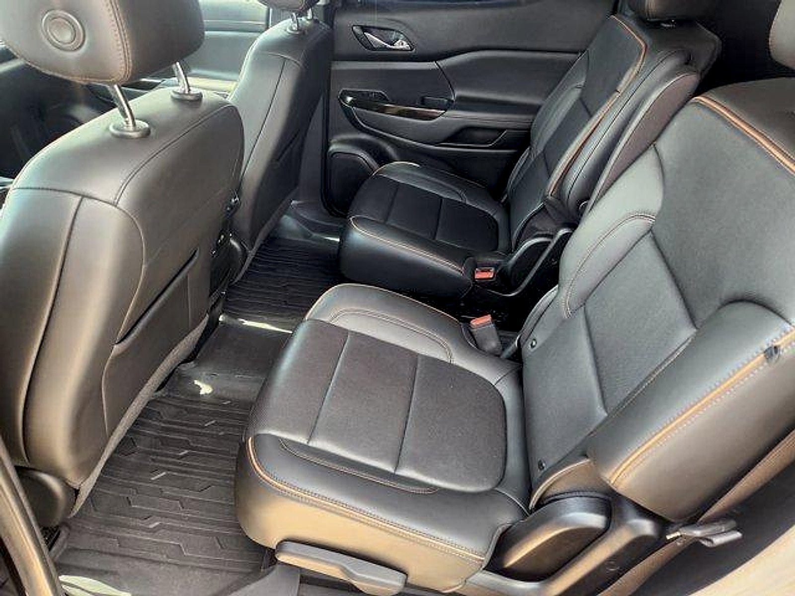 2023 GMC Acadia AWD AT4