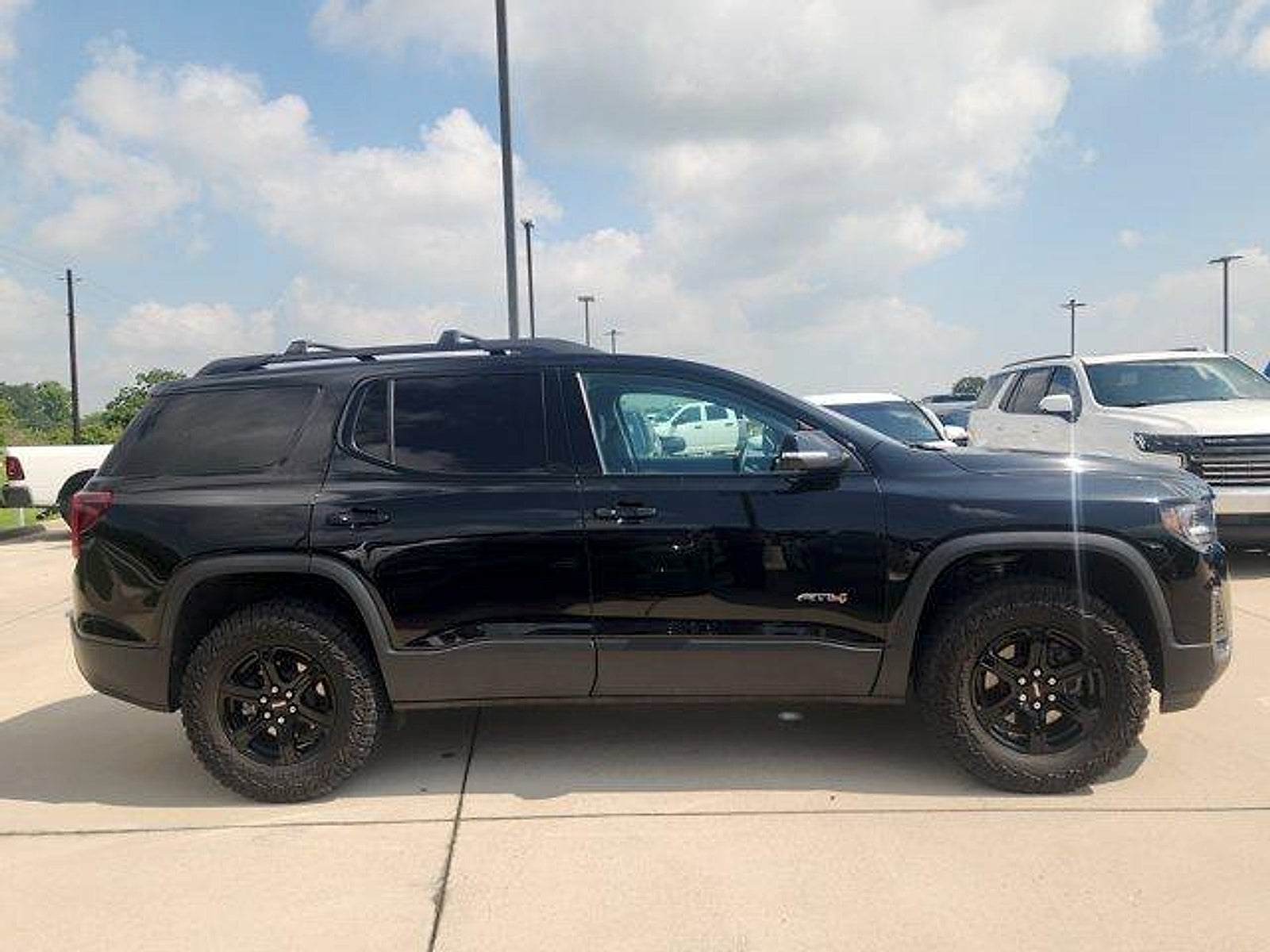 2023 GMC Acadia AWD AT4