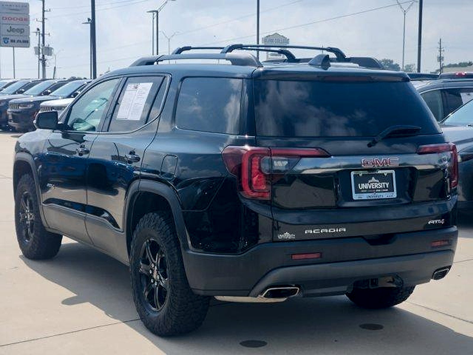 2023 GMC Acadia AWD AT4