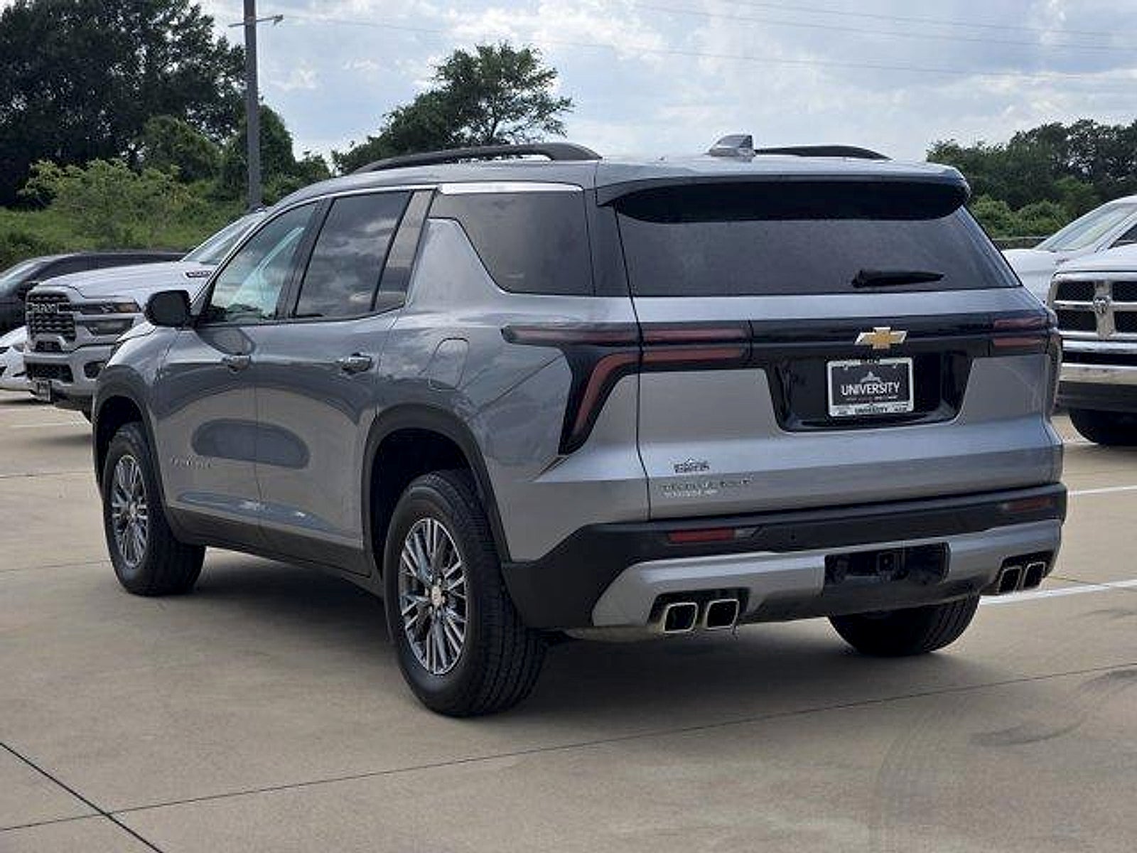 2025 Chevrolet Traverse FWD LT