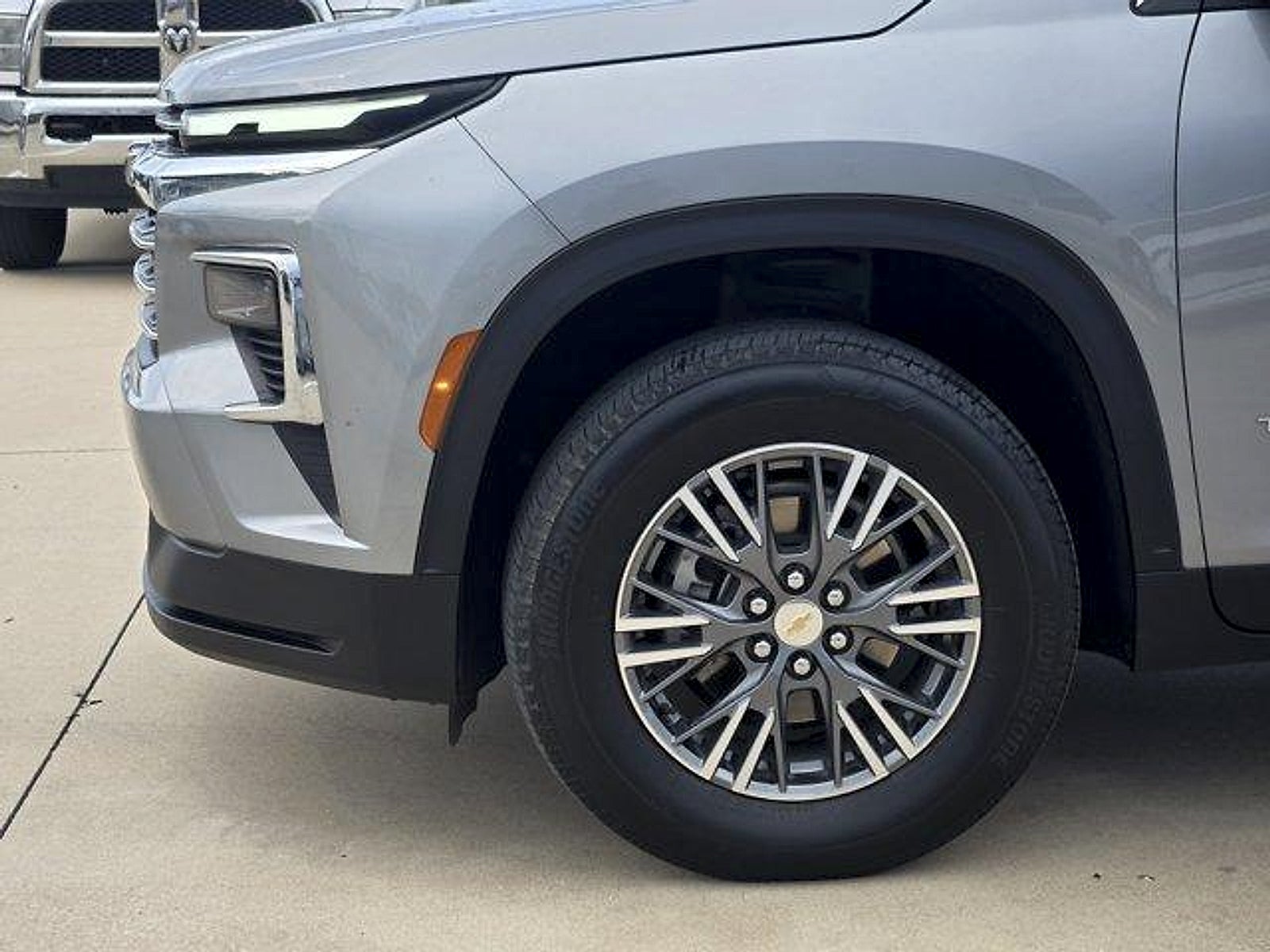 2025 Chevrolet Traverse FWD LT