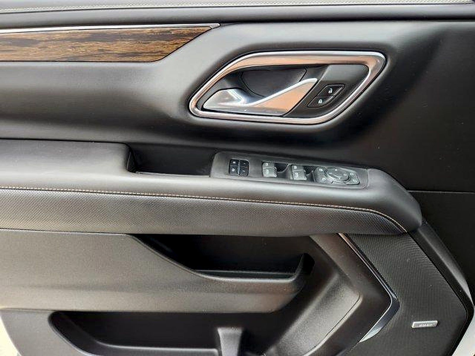 2023 Chevrolet Suburban 4WD Premier