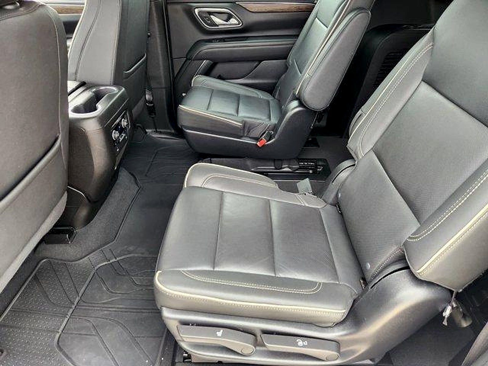 2023 Chevrolet Suburban 4WD Premier