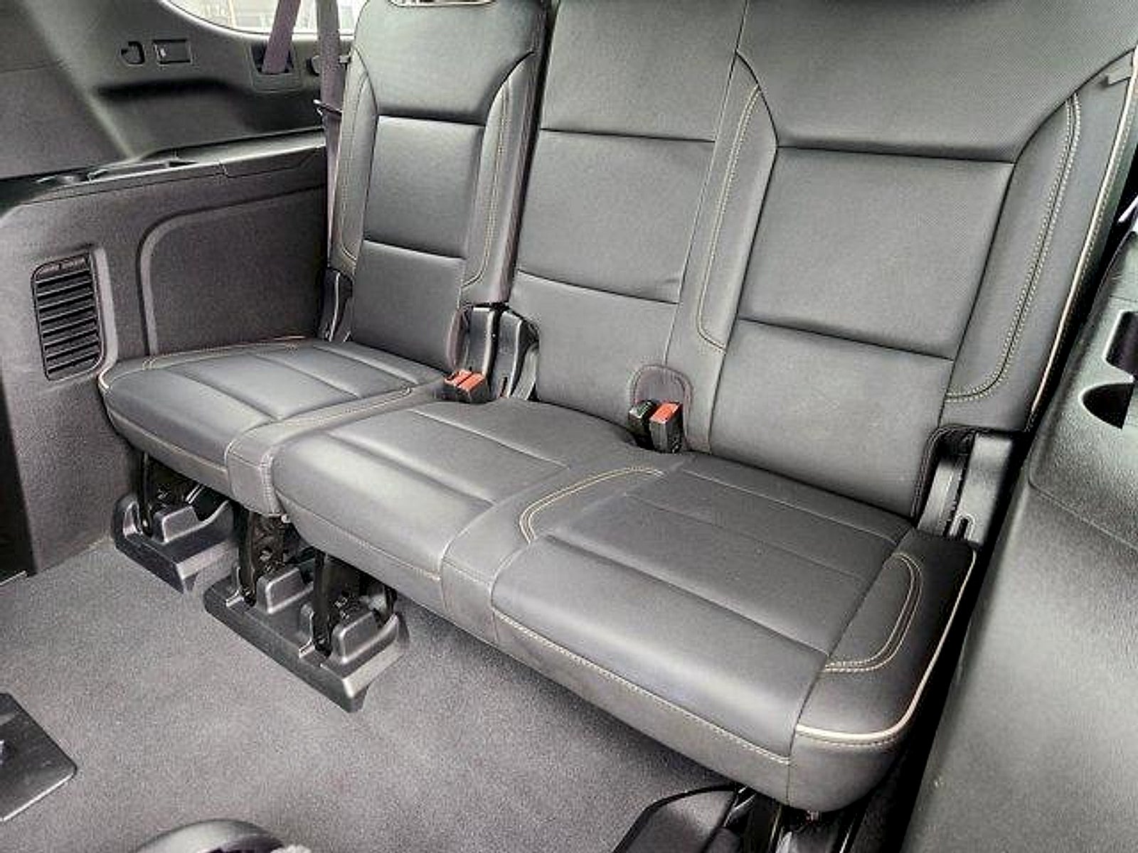 2023 Chevrolet Suburban 4WD Premier