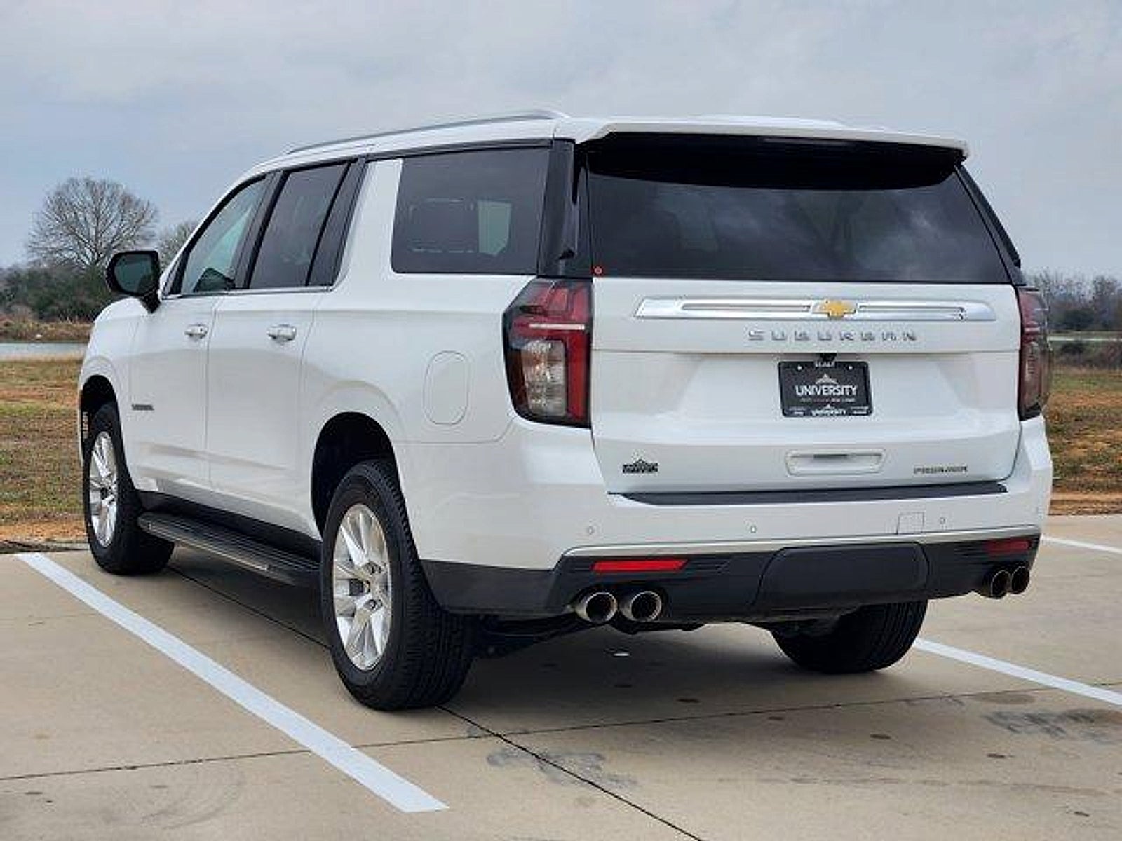 2023 Chevrolet Suburban 4WD Premier