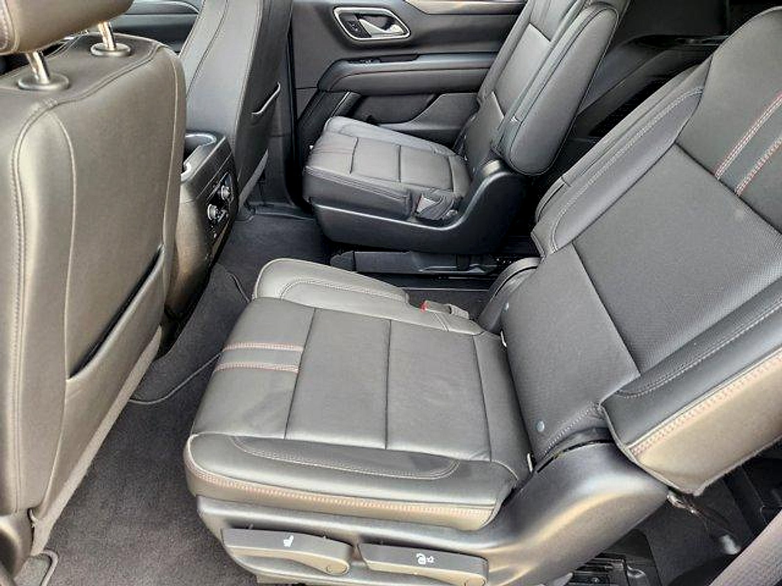 2022 Chevrolet Tahoe 4WD RST