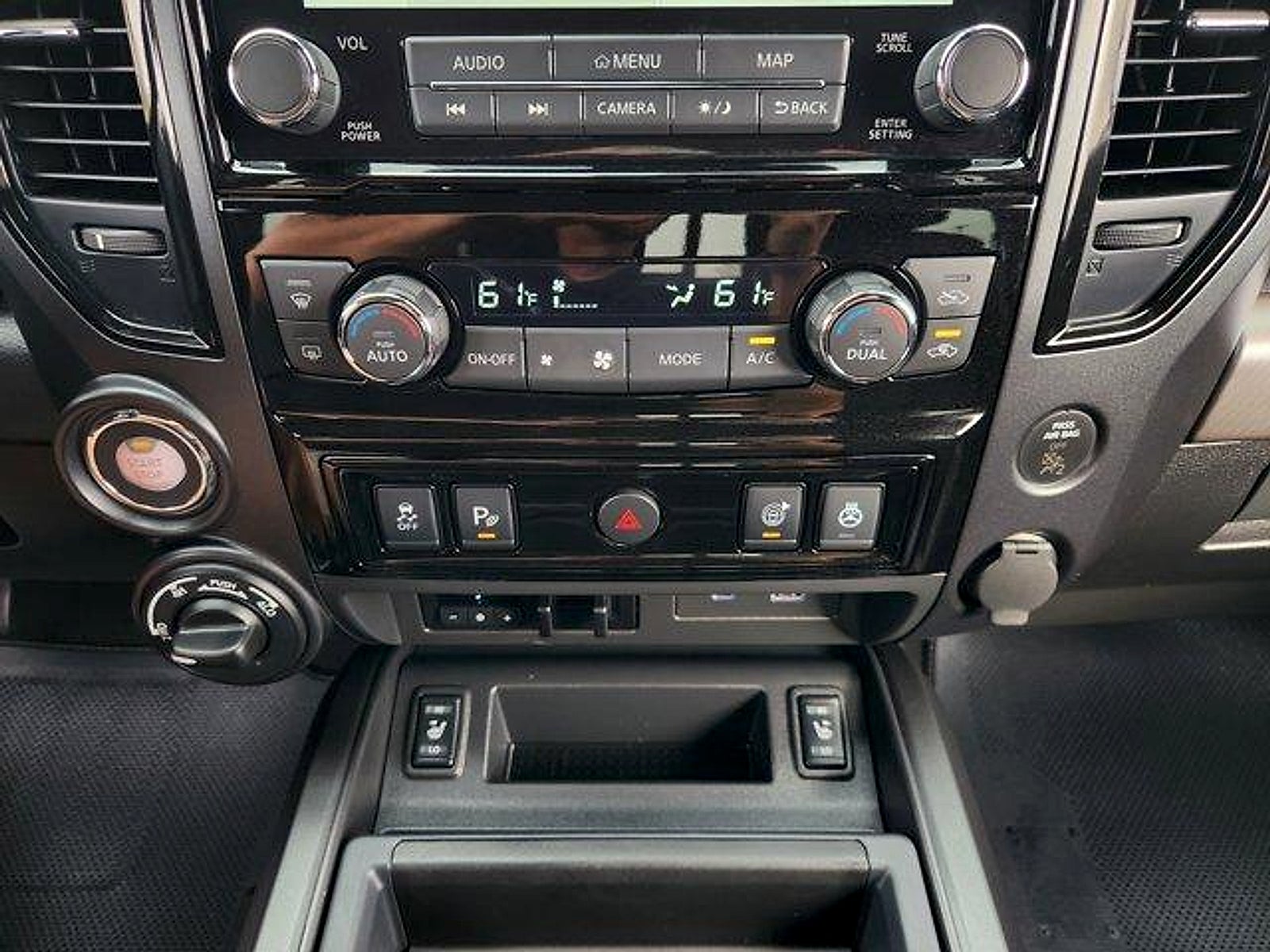 2024 Nissan TITAN Crew Cab PRO-4X 4x4