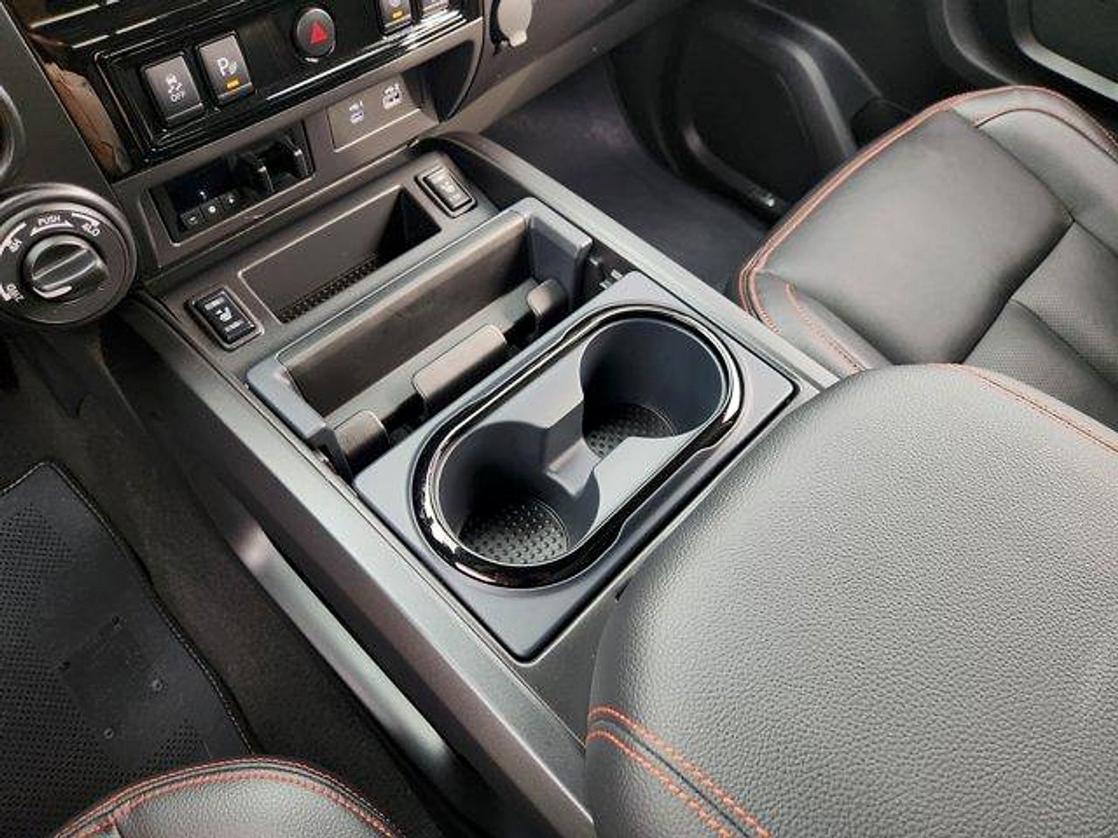 2024 Nissan TITAN Crew Cab PRO-4X 4x4