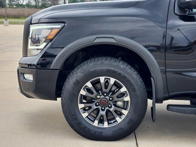 2024 Nissan TITAN Crew Cab PRO-4X 4x4