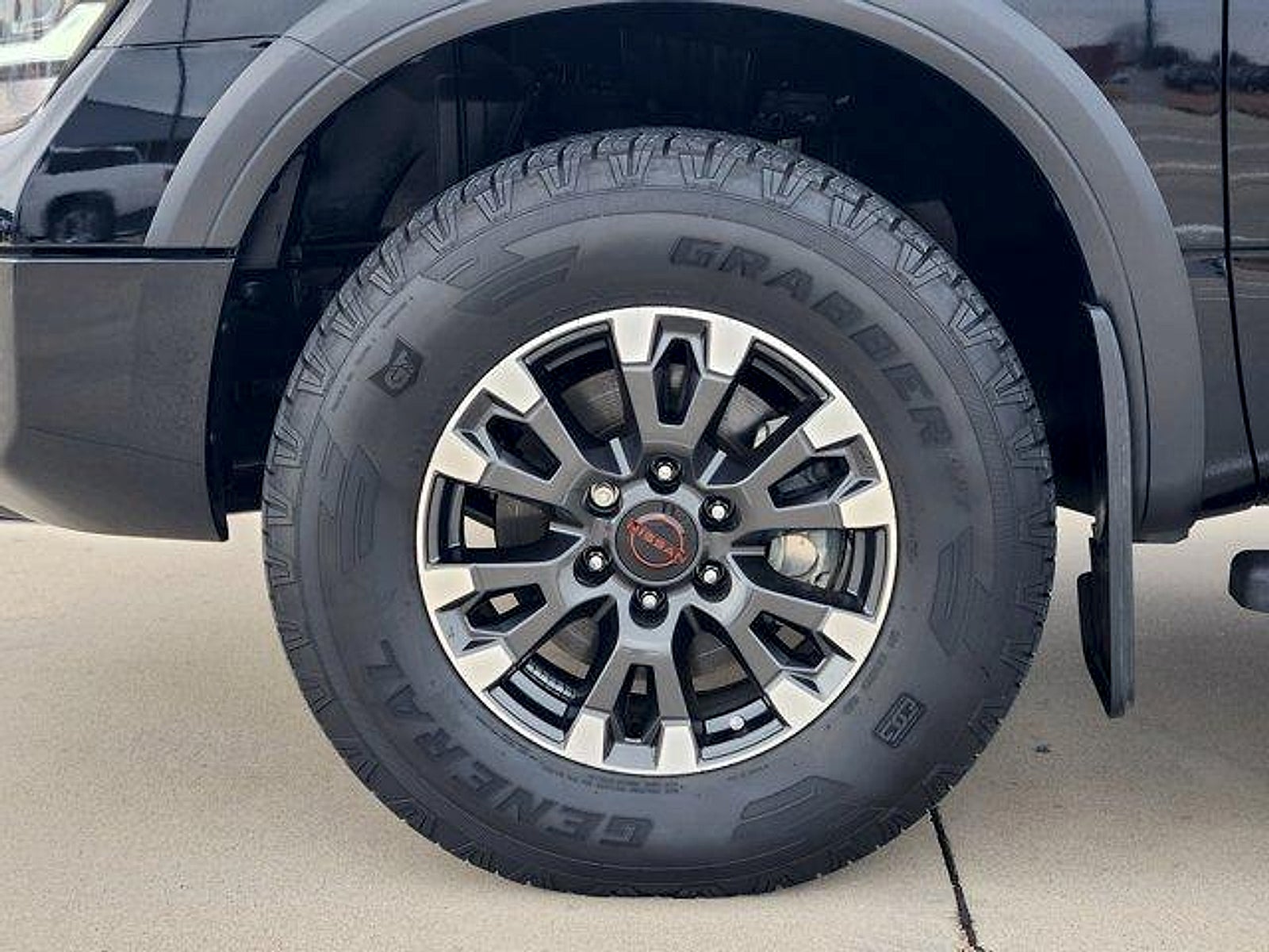 2024 Nissan TITAN Crew Cab PRO-4X 4x4