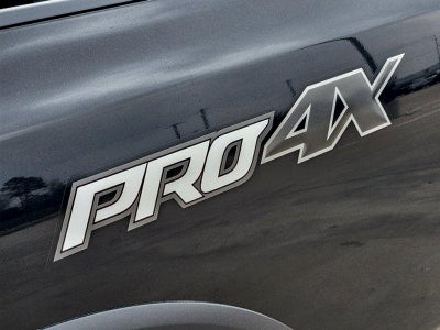 2024 Nissan TITAN Crew Cab PRO-4X 4x4