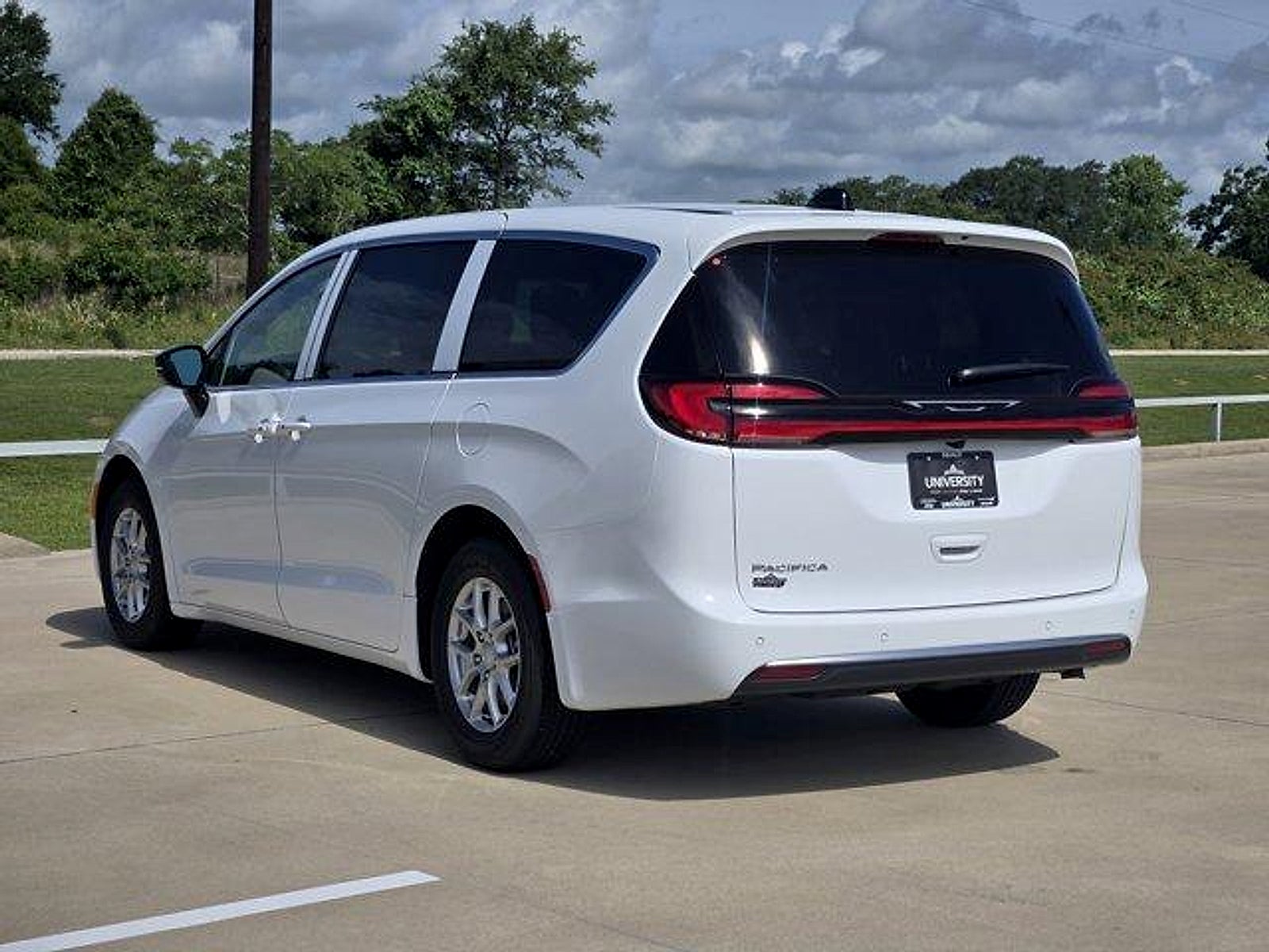 2027 Chrysler Pacifica PACIFICA SELECT