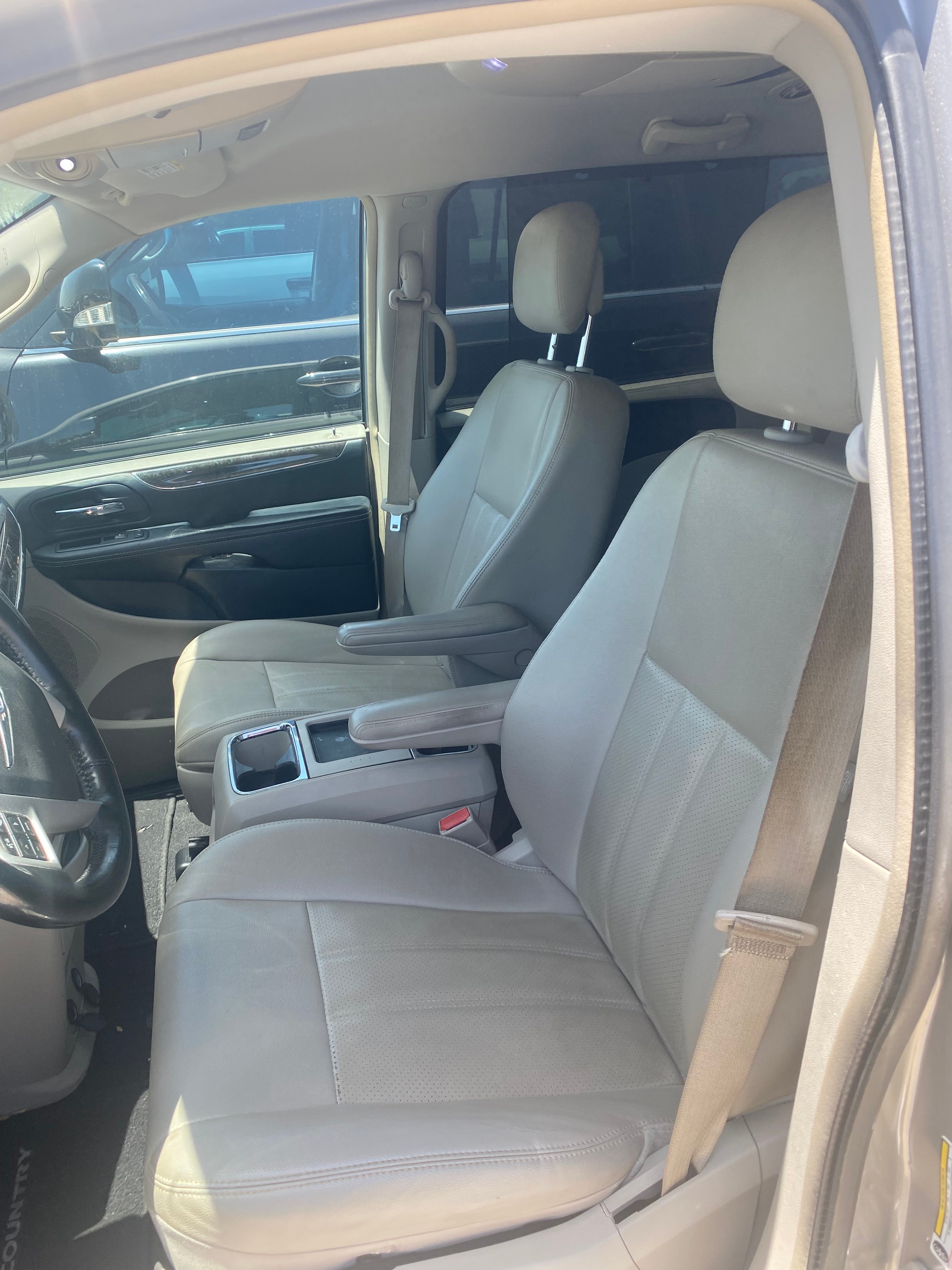 2016 Chrysler Town & Country Touring-L