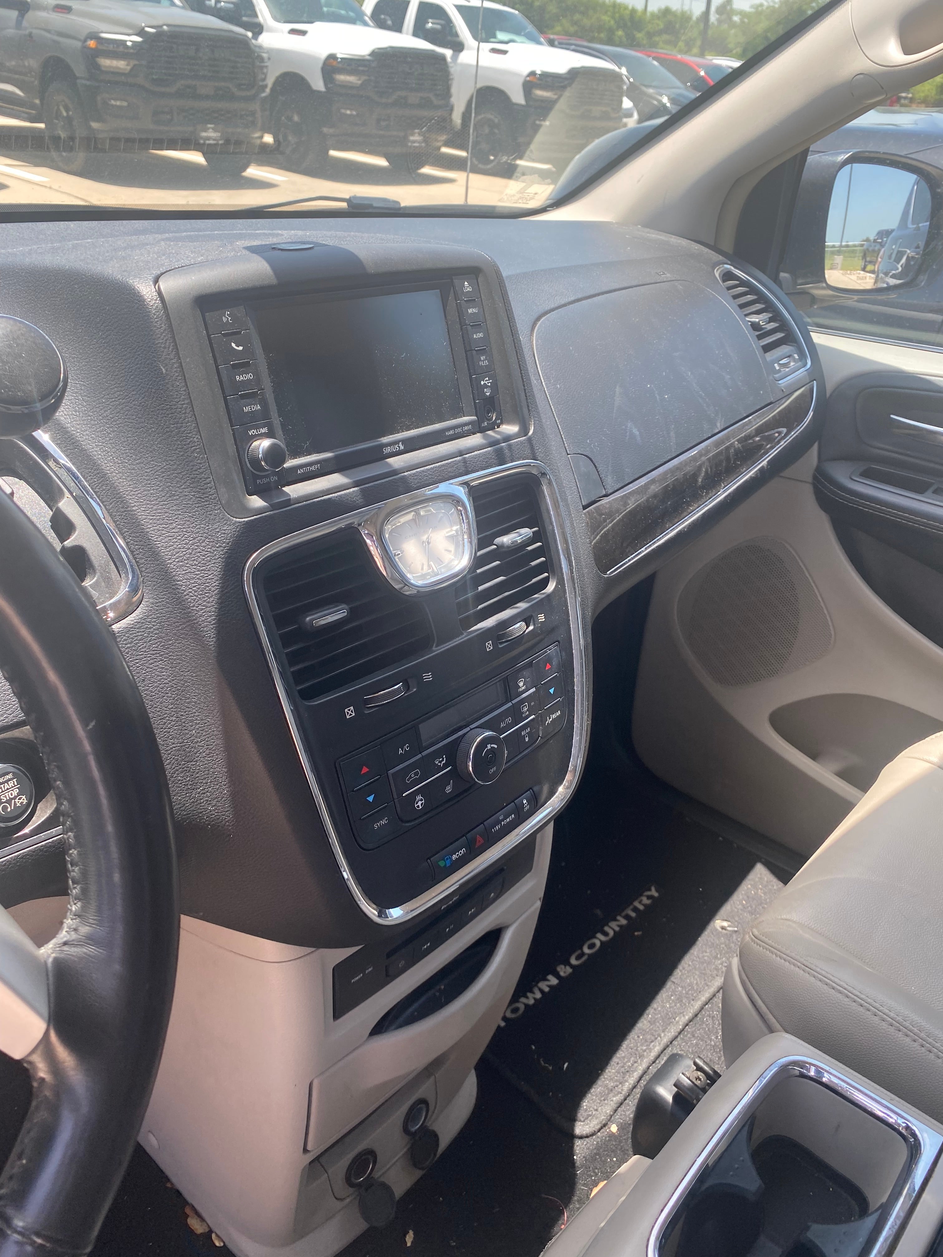 2016 Chrysler Town & Country Touring-L