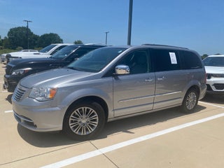 2016 Chrysler Town &amp; Country Touring-L