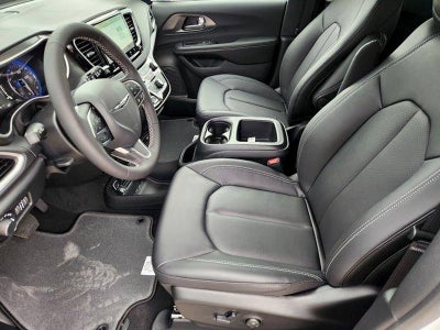 2026 Chrysler Voyager VOYAGER LX