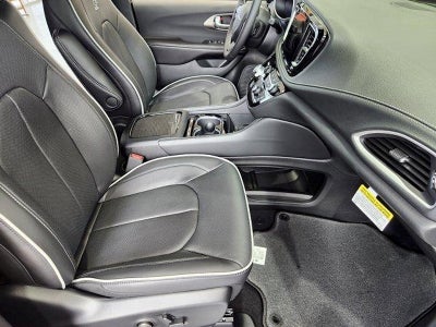 2027 Chrysler Pacifica PACIFICA LIMITED