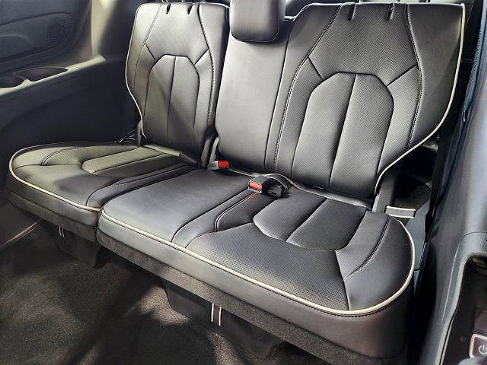 2027 Chrysler Pacifica PACIFICA LIMITED