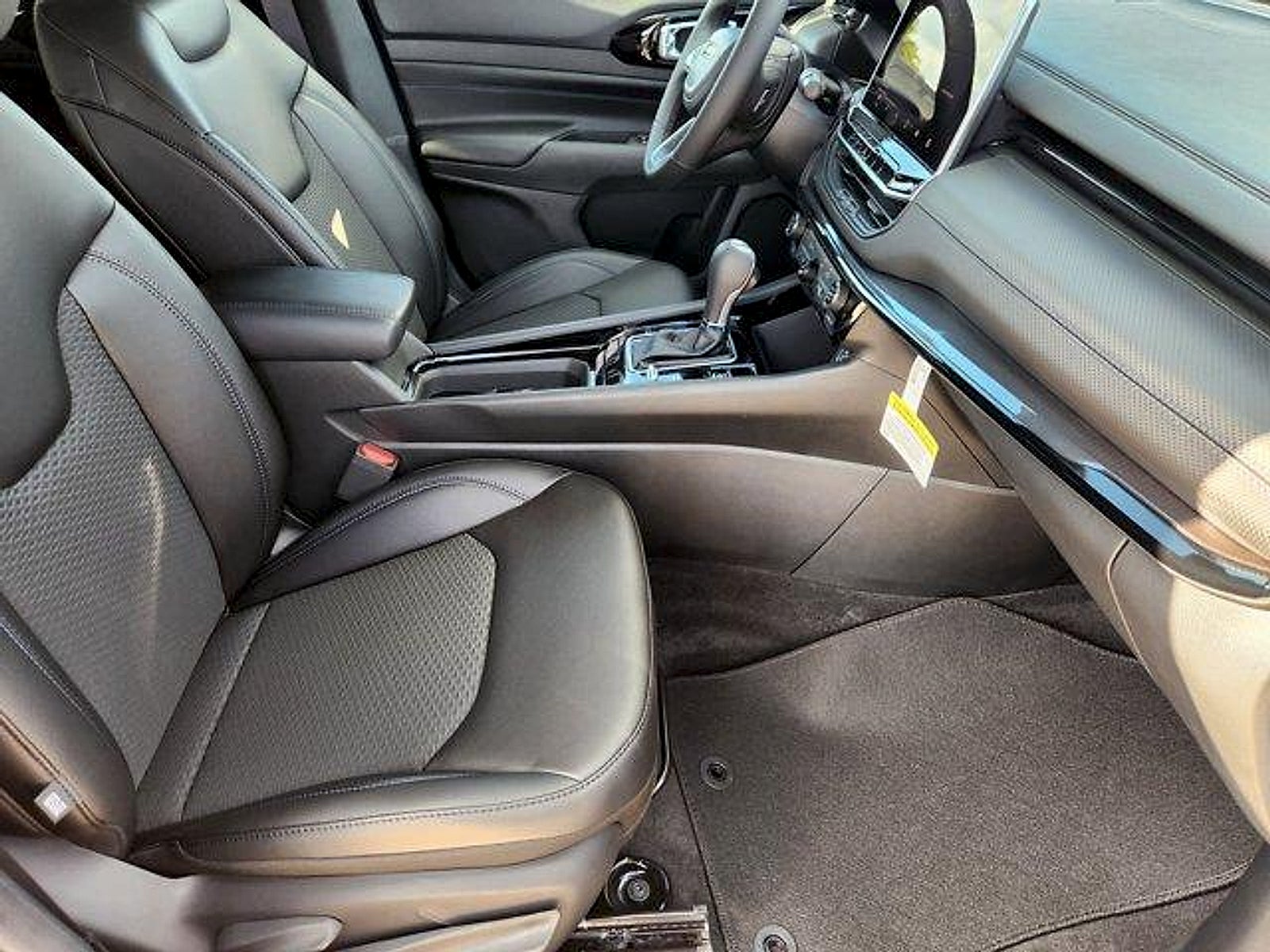 2027 Jeep Compass COMPASS LATITUDE ALTITUDE 4X4