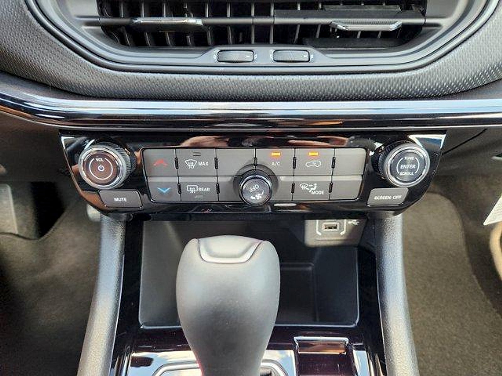 2027 Jeep Compass COMPASS LATITUDE ALTITUDE 4X4