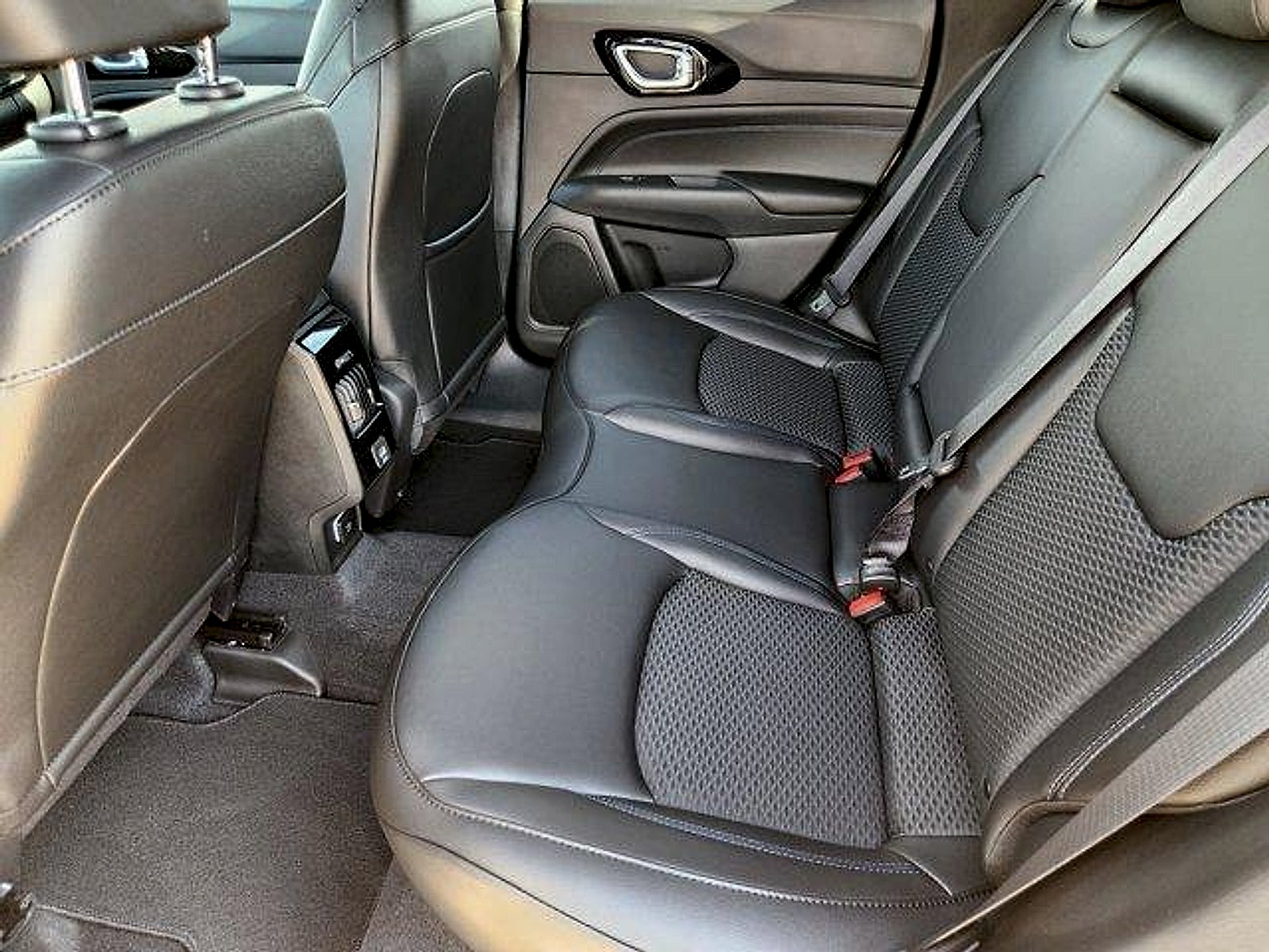 2027 Jeep Compass COMPASS LATITUDE ALTITUDE 4X4