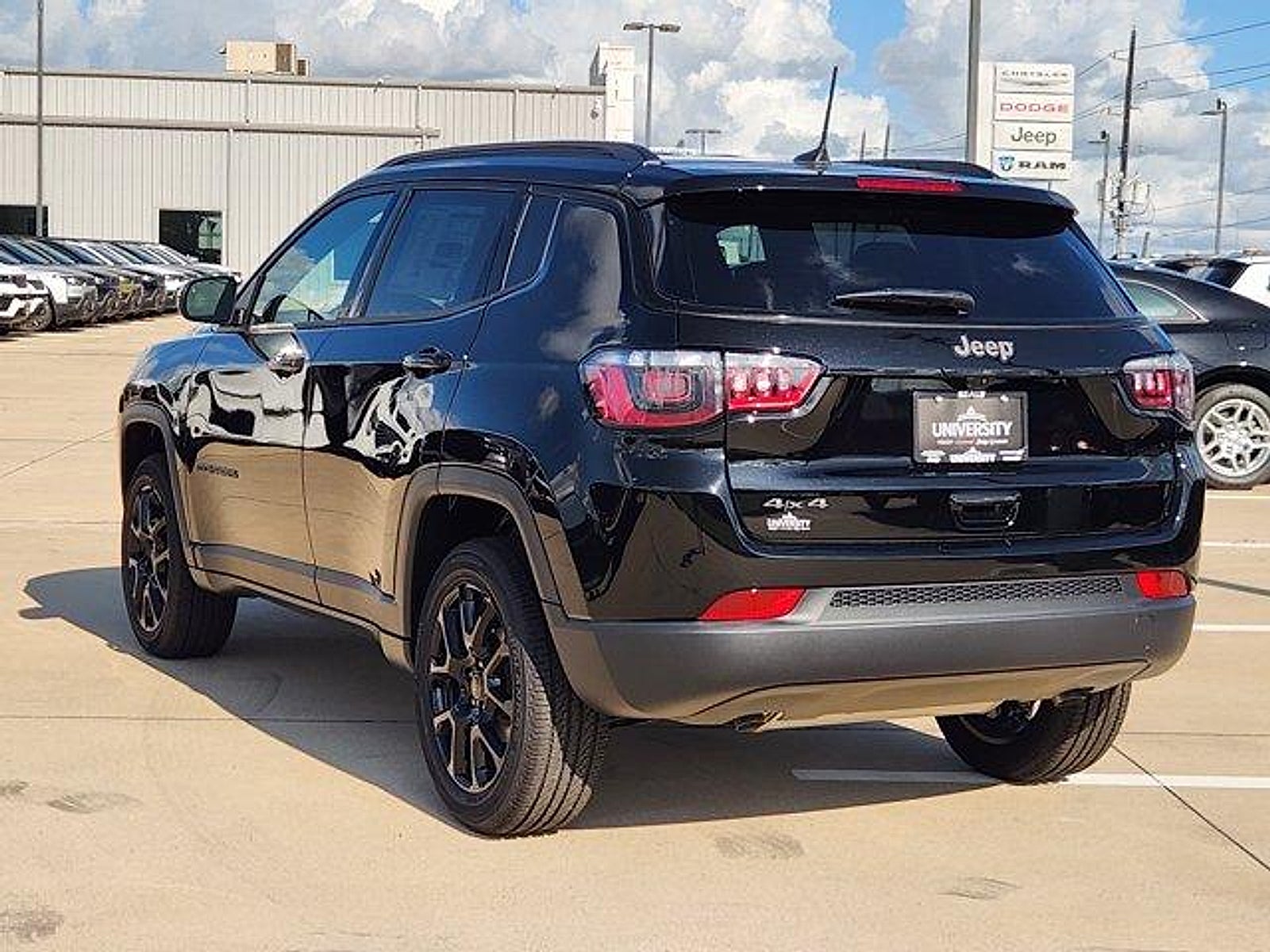 2027 Jeep Compass COMPASS LATITUDE ALTITUDE 4X4
