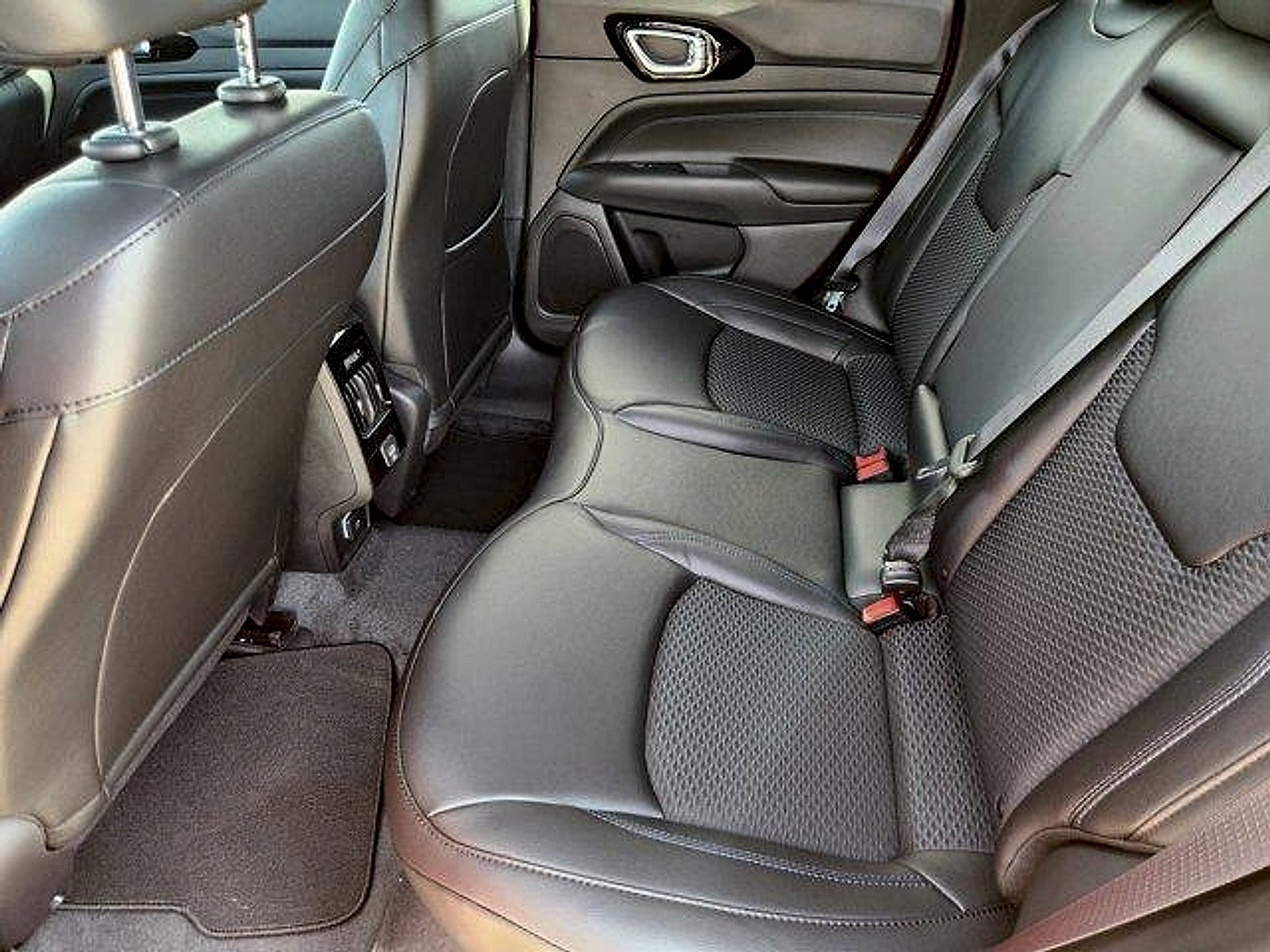 2027 Jeep Compass COMPASS LATITUDE ALTITUDE 4X4